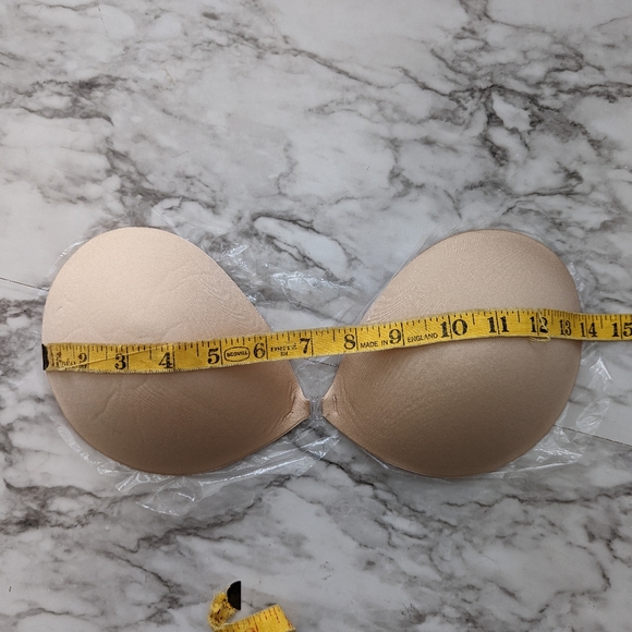 Niidor Strapless Adhesive Sticky Bra size E - Picture 7 of 7